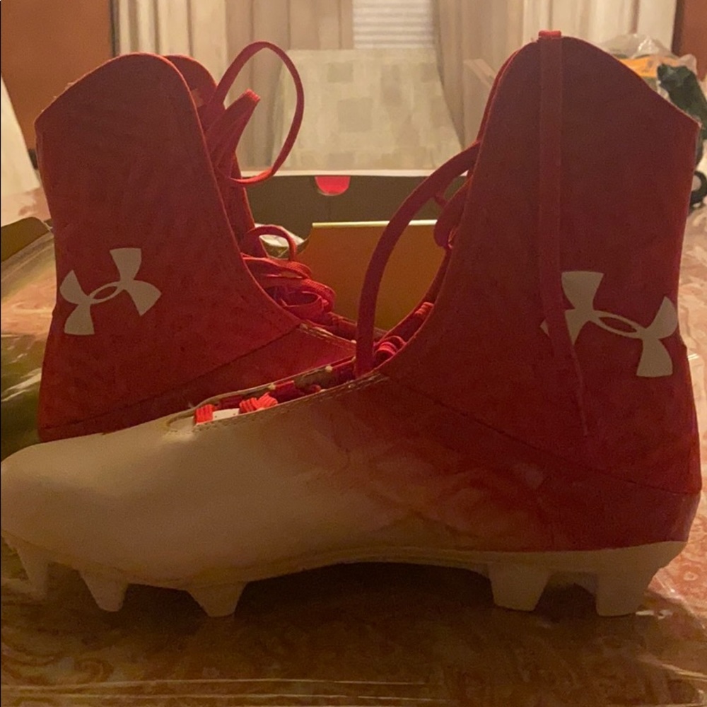 Under Armor Highlight Football Cleats